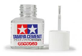 Tamiya Liquid Cement 40ml. (Bouchon blanc / White cap)