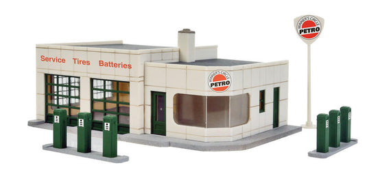 Walthers Cornerstone Winner's Circle Petro -- Kit - 4 x 6 x 2-1/16  10 x 15 x 5.8cm