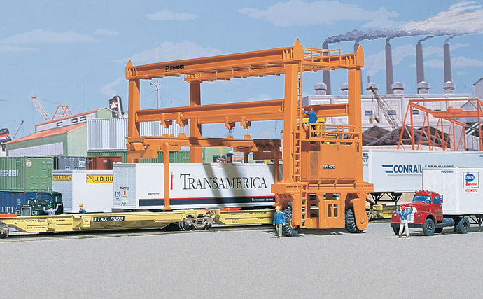 Walthers Cornerstone MI-JACK Translift(R) Intermodal Crane -- Kit - 7-3/8 x 3-3/4  18.7 x 9.5cm