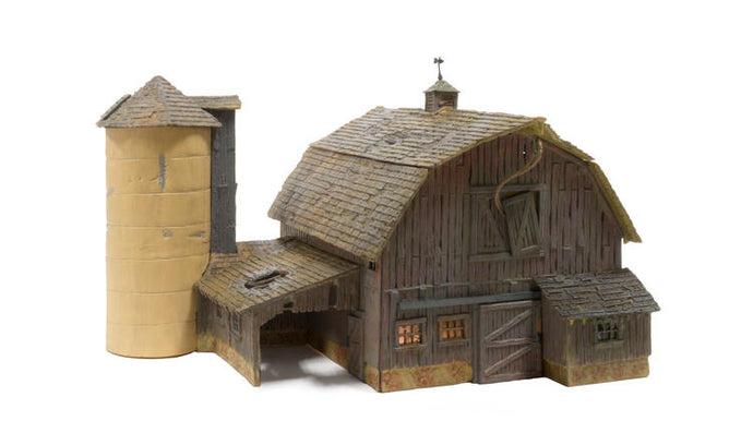 Woodland Scenics Old Weathered Barn - Built-&-Ready Landmark Structures(R) -- Assembled - 5-11/16 x 7-13/16  14.4 x 19.8cm