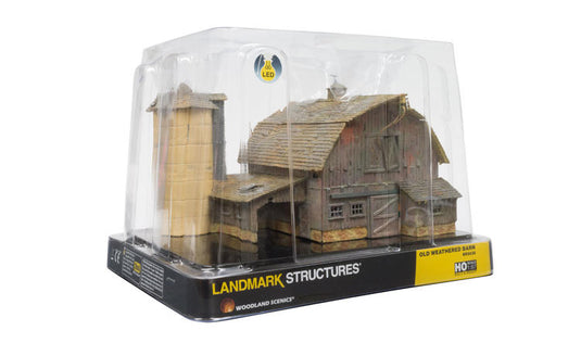 Woodland Scenics Old Weathered Barn - Built-&-Ready Landmark Structures(R) -- Assembled - 5-11/16 x 7-13/16  14.4 x 19.8cm