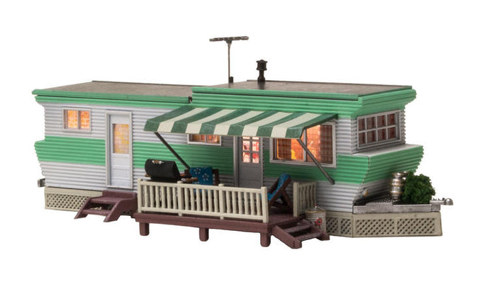 Woodland Scenics Grillin' & Chillin' Trailer w/Lights - Built-&-Ready(R) Landmark Structure(R) -- Assembled