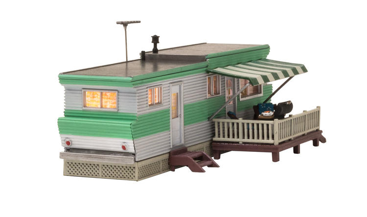 Chargez l&#39;image dans la visionneuse de la galerie, Woodland Scenics Grillin&#39; &amp; Chillin&#39; Trailer w/Lights - Built-&amp;-Ready(R) Landmark Structure(R) -- Assembled
