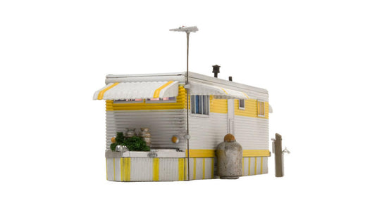 Woodland Scenics Sunny Days Trailer w/Lights - Built-&-Ready(R) Landmark Structure(R) -- Assembled