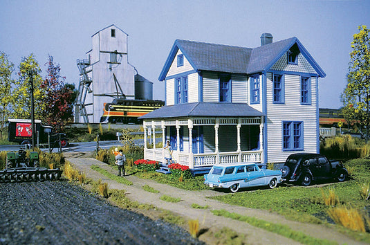 Walthers Cornerstone HO Aunt Lucy's House - Kit