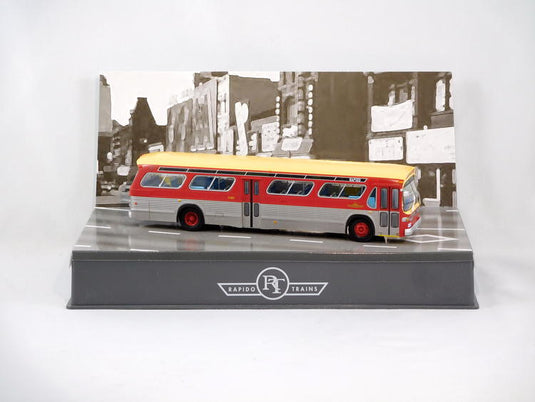 Rapido HO New Look Bus Deluxe Rapido Trains #3380