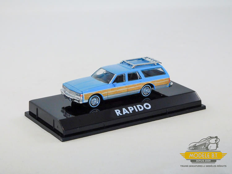 Chargez l&#39;image dans la visionneuse de la galerie, Rapido HO Chevrolet Caprice Wagon: Baby Blue Woodie
