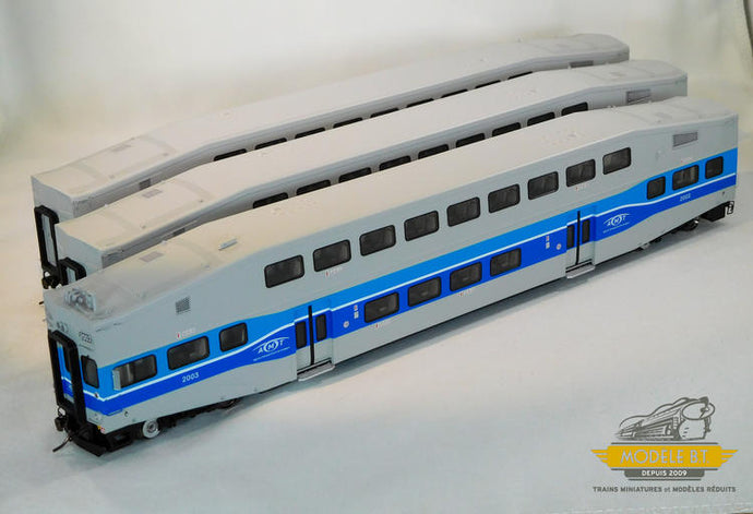 Rapido Trains HO BBD BiLevel Commuter Car - AMT Montreal 3 car set #1