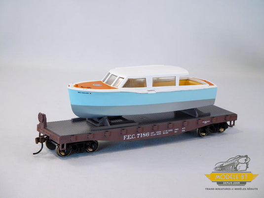 Athearn Roundhouse HO 40' Flat w/Blue Boat, FEC #7186