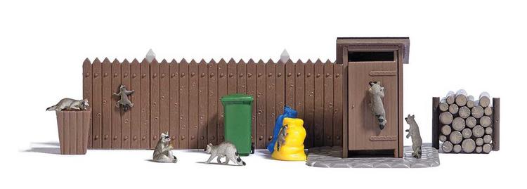 Chargez l&#39;image dans la visionneuse de la galerie, Busch HO Raccoons - Action Set -- 5 Adult and 2 Young Raccoons, Wood Fence, Wood Pile, Trash Can, Cart, Outhouse
