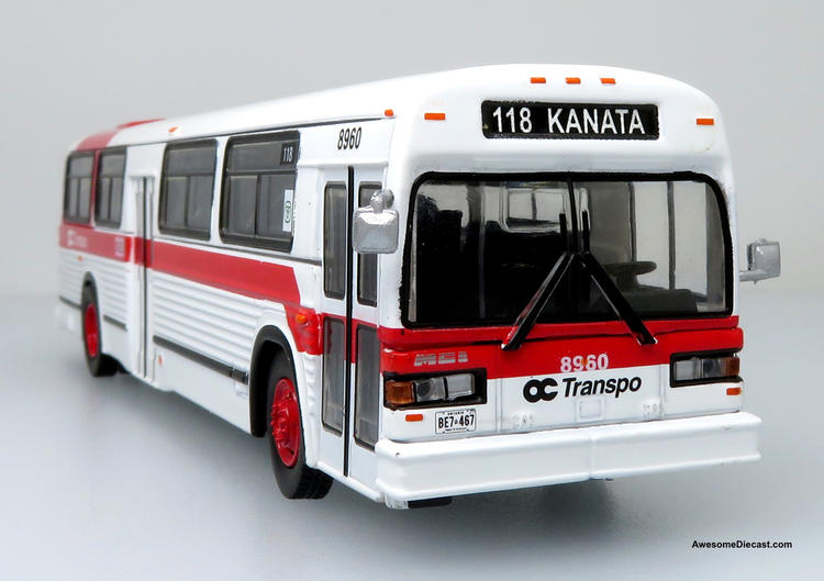 Chargez l&#39;image dans la visionneuse de la galerie, Iconic Replicas 1:87 1989 MCI Classic Transit OC Transpo Ottawa
