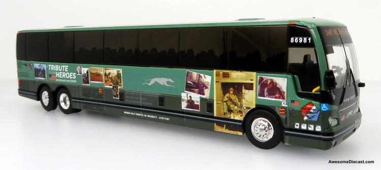 Chargez l&#39;image dans la visionneuse de la galerie, Iconic Replicas 1:87 Prevost X3-45 : Greyhound - Tribute to Heroes
