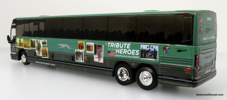 Chargez l&#39;image dans la visionneuse de la galerie, Iconic Replicas 1:87 Prevost X3-45 : Greyhound - Tribute to Heroes
