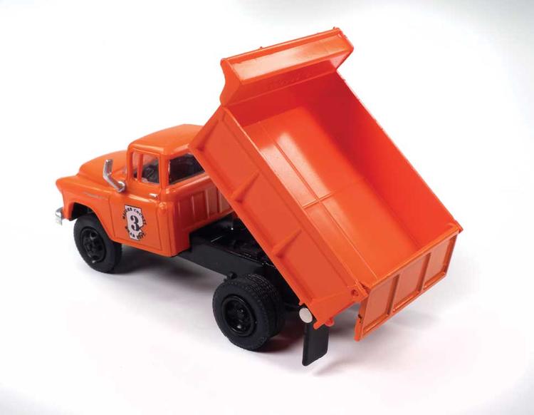 Chargez l&#39;image dans la visionneuse de la galerie, Classic Metal Works HO 1955 Chevrolet Dump Truck - County Road Department (orange, white, black)
